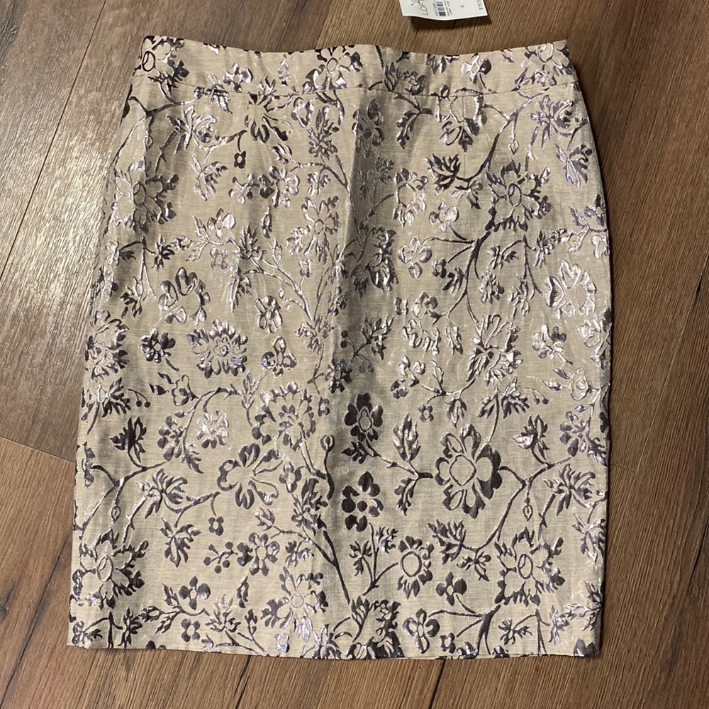 NWT LOFT Shimmery Tan & Metallic Rose Gold Jacquard Floral Print Pencil Skirt